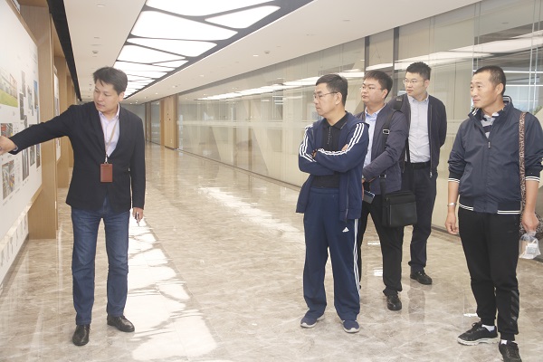 02参观荣耀网页版登录入口_荣耀（中国）总部.JPG