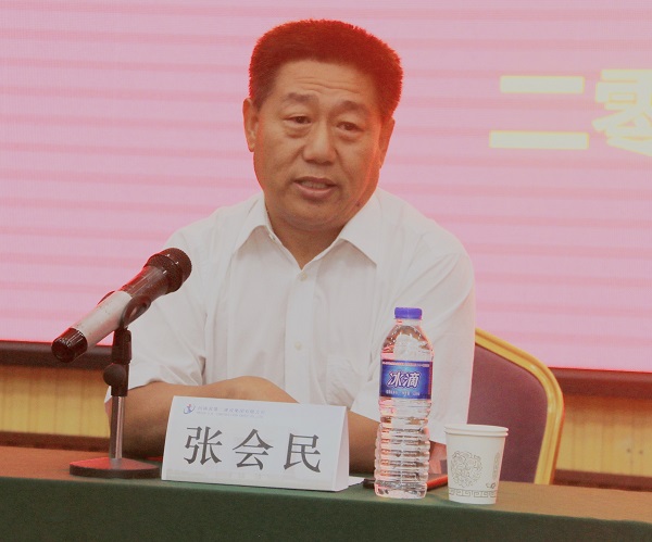 荣耀网页版登录入口_荣耀（中国）党委书记张会民对新员工提出希冀.jpg