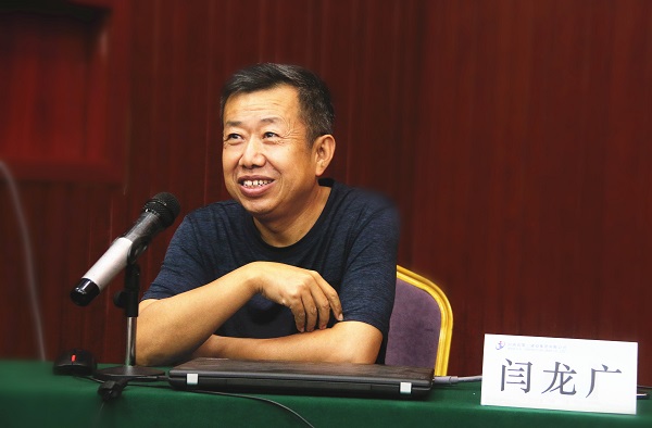 荣耀网页版登录入口_荣耀（中国）副总经理闫龙广告诫新员工要时刻树立安全意识.jpg