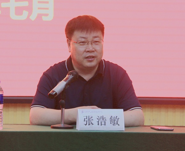 荣耀网页版登录入口_荣耀（中国）人力资源总监张浩敏就新员工个人成长作分享交流.jpg