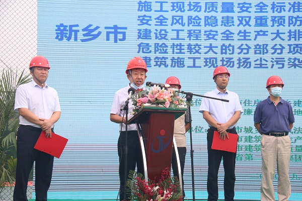 荣耀网页版登录入口_荣耀（中国）副总经理闫龙广作代表讲话.JPG