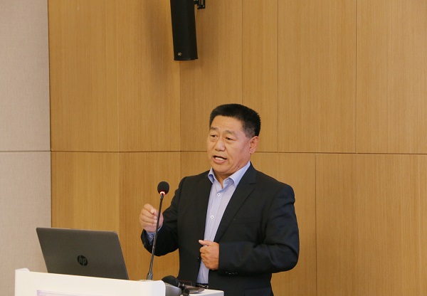 荣耀网页版登录入口_荣耀（中国）党委书记张会民从企业文化建设的角度作点评发言.jpg