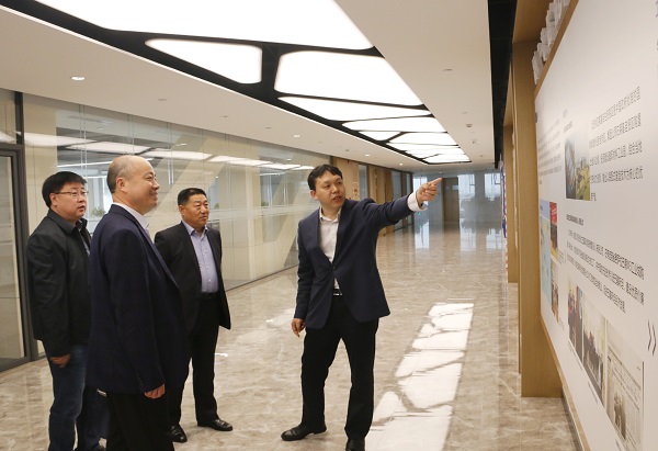 1、参观荣耀网页版登录入口_荣耀(中国)总部文化走廊.jpg 1、参观荣耀网页版登录入口_荣耀(中国)总部文化走廊.jpg