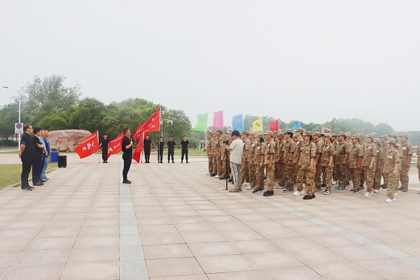 荣耀网页版登录入口_荣耀（中国）2022年度新员工入职培训开营仪式现场.jpg