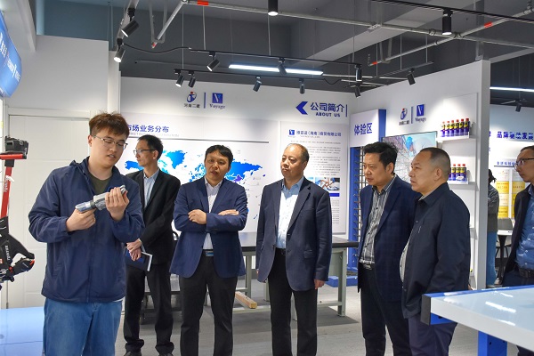 参观荣耀网页版登录入口_荣耀（中国）总部维亚适展厅.JPG