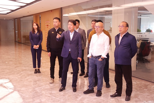 参观荣耀网页版登录入口_荣耀（中国）19楼办公区.jpg