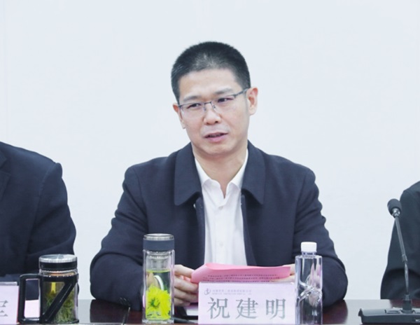 荣耀网页版登录入口_荣耀（中国）总经理兼科协副主席祝建明在会上讲话.jpg