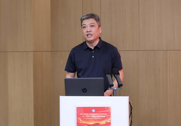 3新乡市工商联副主席熊文剑致贺辞.JPG